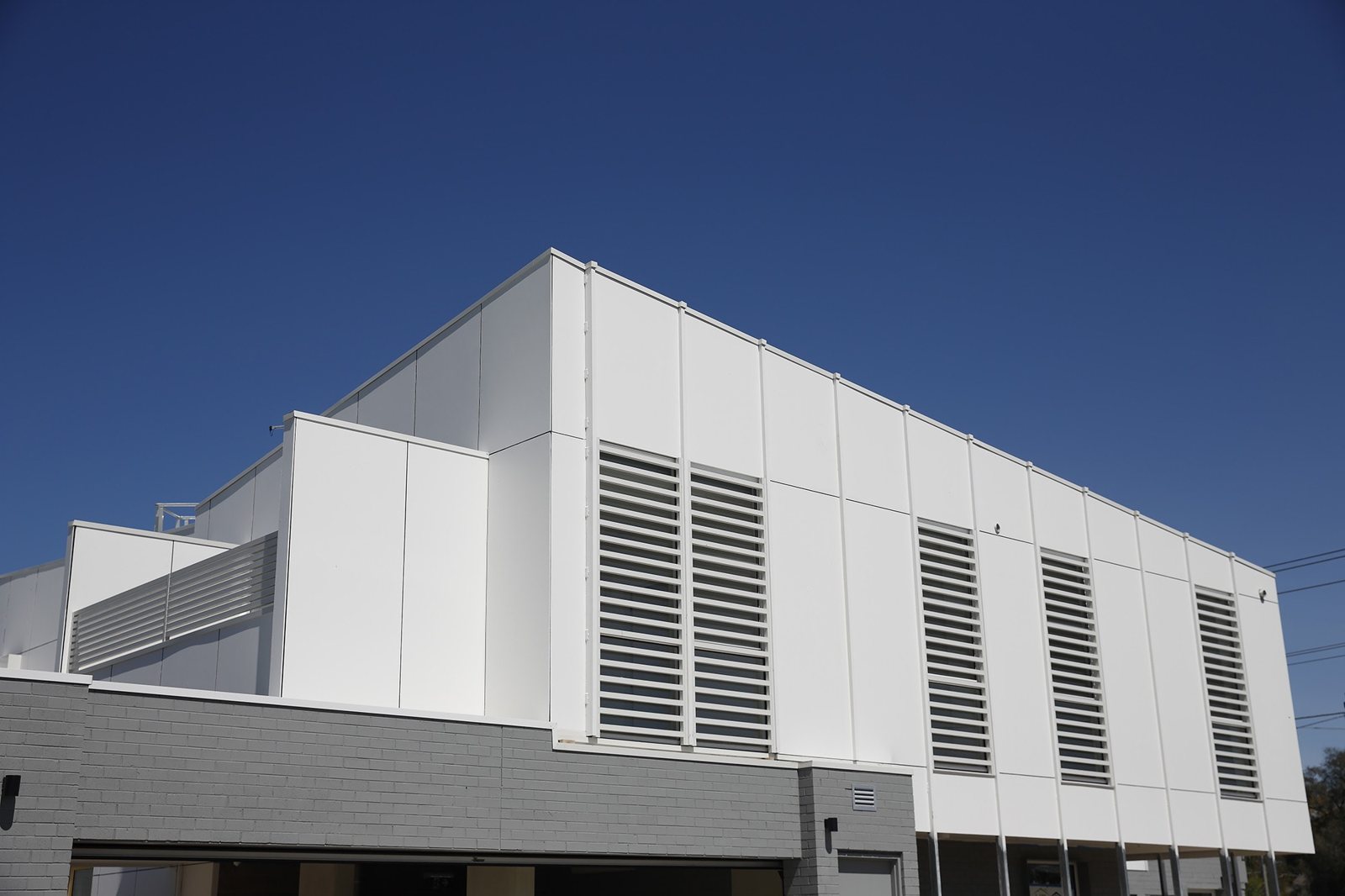 Louvred screens and panel cladding, Market Road, Werribee